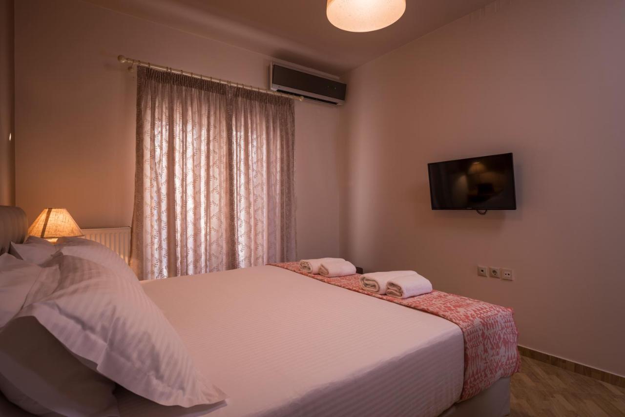 Antonia Blue Villa Mourniaí エクステリア 写真
