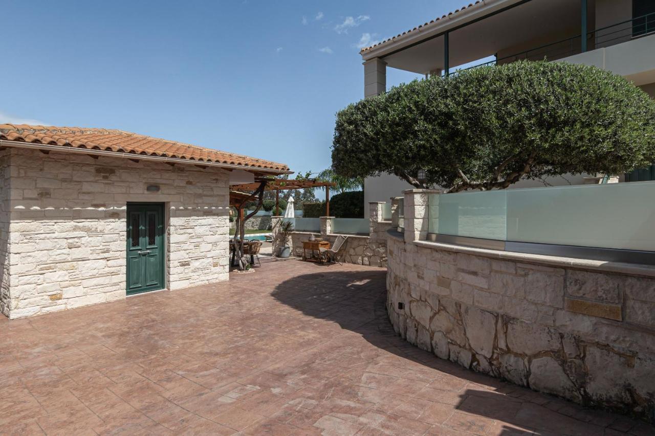 Antonia Blue Villa Mourniaí エクステリア 写真